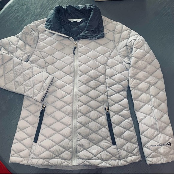 Free Country Jackets & Blazers - Puffer Jacket Free Country Puffer Feather 🪶 Padded Jacket . size Small
